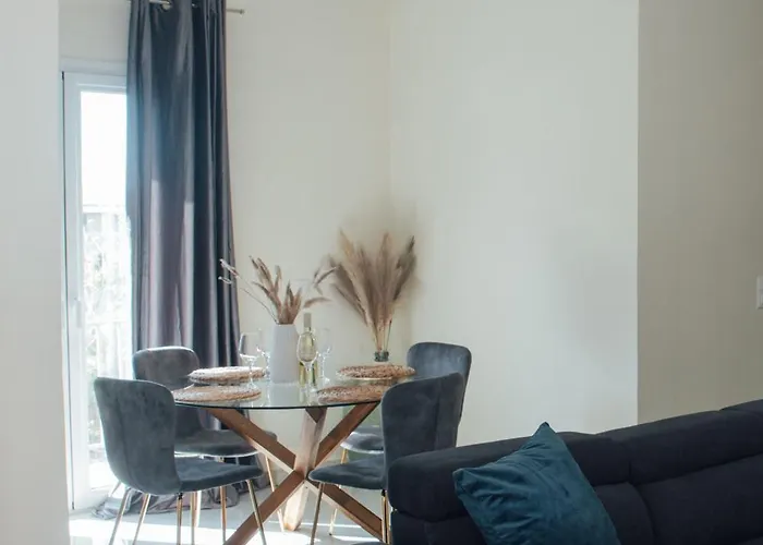 Captain\'S Apt